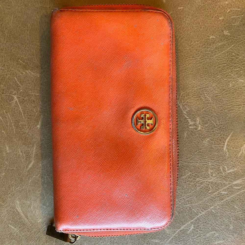 Tory Burch Leather Continental Wallet